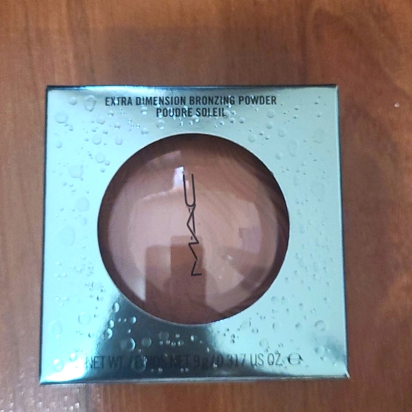BNIB MAC Aphrodites Shell Extra Dimension Powder - Picture 2 of 4